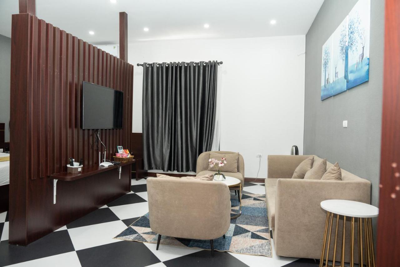 Anh Anh Luxury Hotel Tuyen Quang Extérieur photo